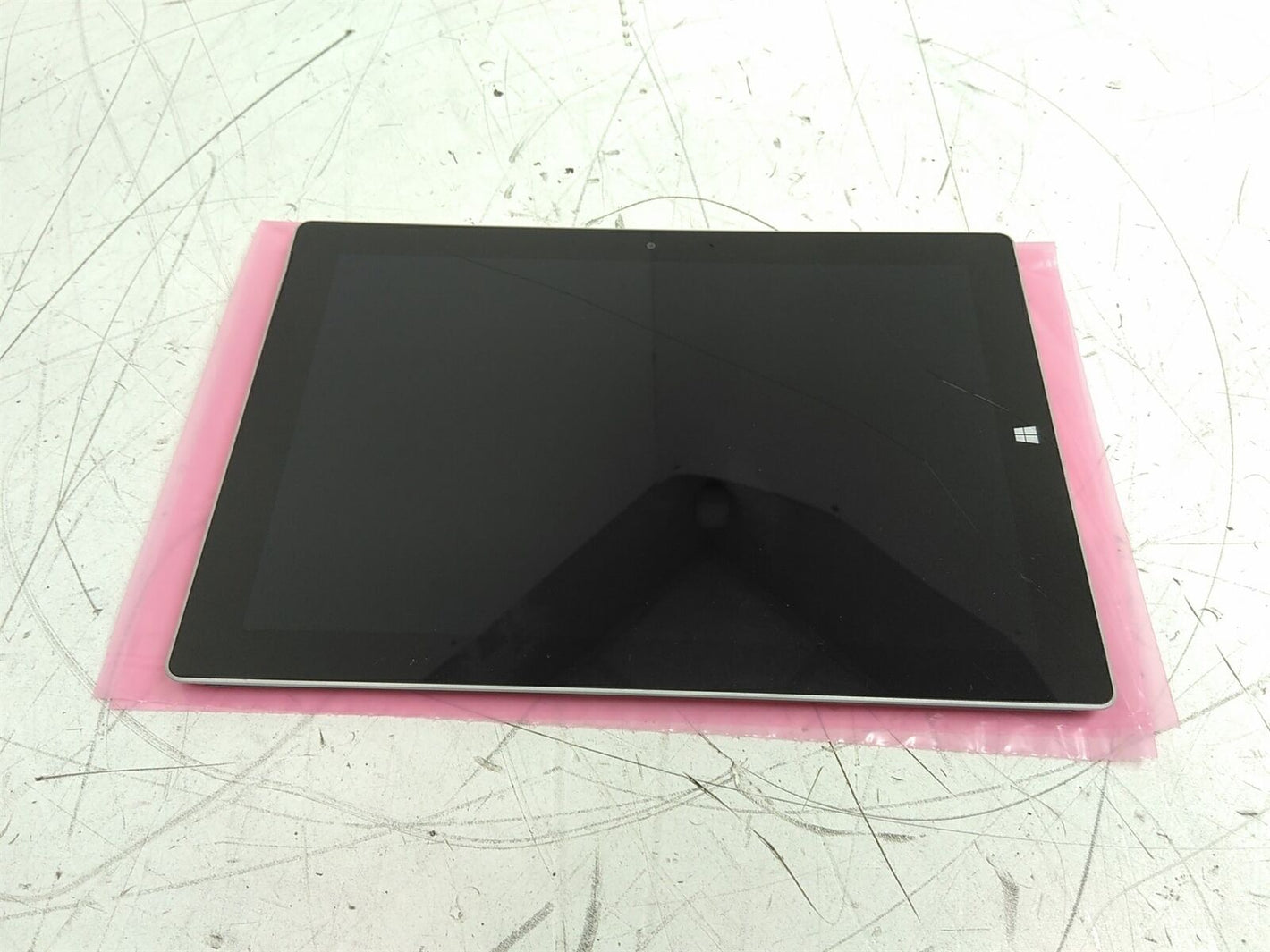Defective Screen Microsoft Surface 3 1645 Tablet Atom 1.6GHz 4GB 128GB AS-IS