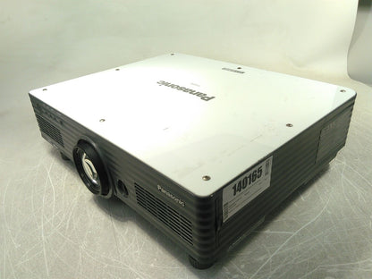 Shutter Error Panasonic PT-D5700U Large Venue DLP Projector AS-IS for Repair