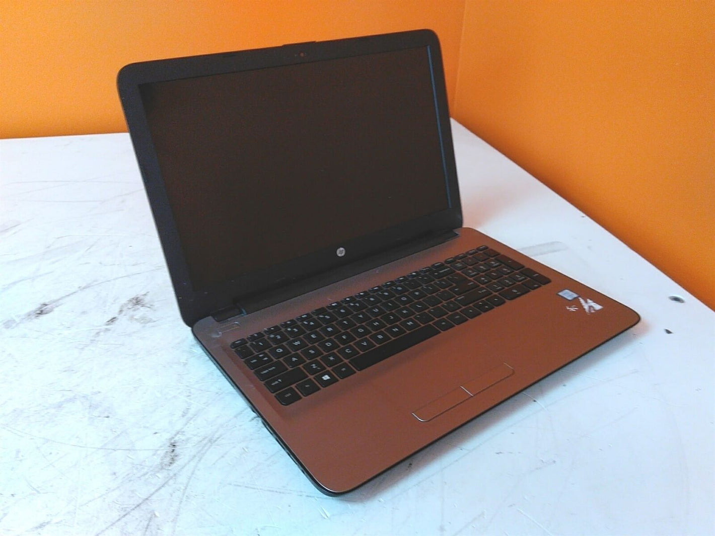 Defective HP 15-AY052NR Core i3-6100U 2.3GHz 4GB 0HD No PSU Bad Keyboard AS-IS