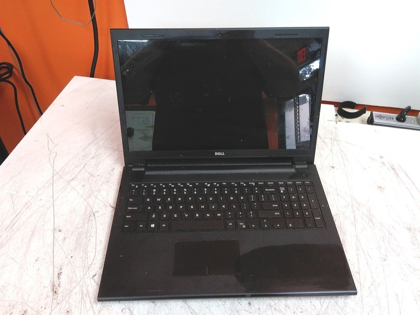 Cracked LCD Dell Inspiron 15 3878 i3-5005U 2.00GHz 4GB RAM 1TB No PSU AS-IS