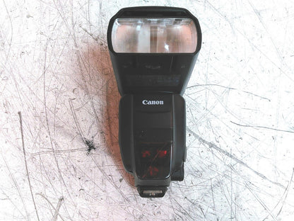 Power Tested Canon Speedlite 600EX-RT DS401051 Shoe Mount Camera Flash AS-IS